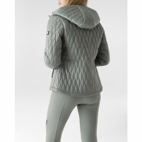 Equiline Jas Esaste, green milieu